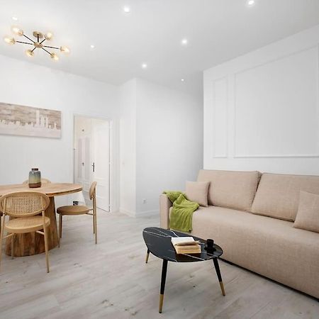 Newly Refurbished Modern 2-Bed Apartment In Heart Of Торемолинос Екстериор снимка