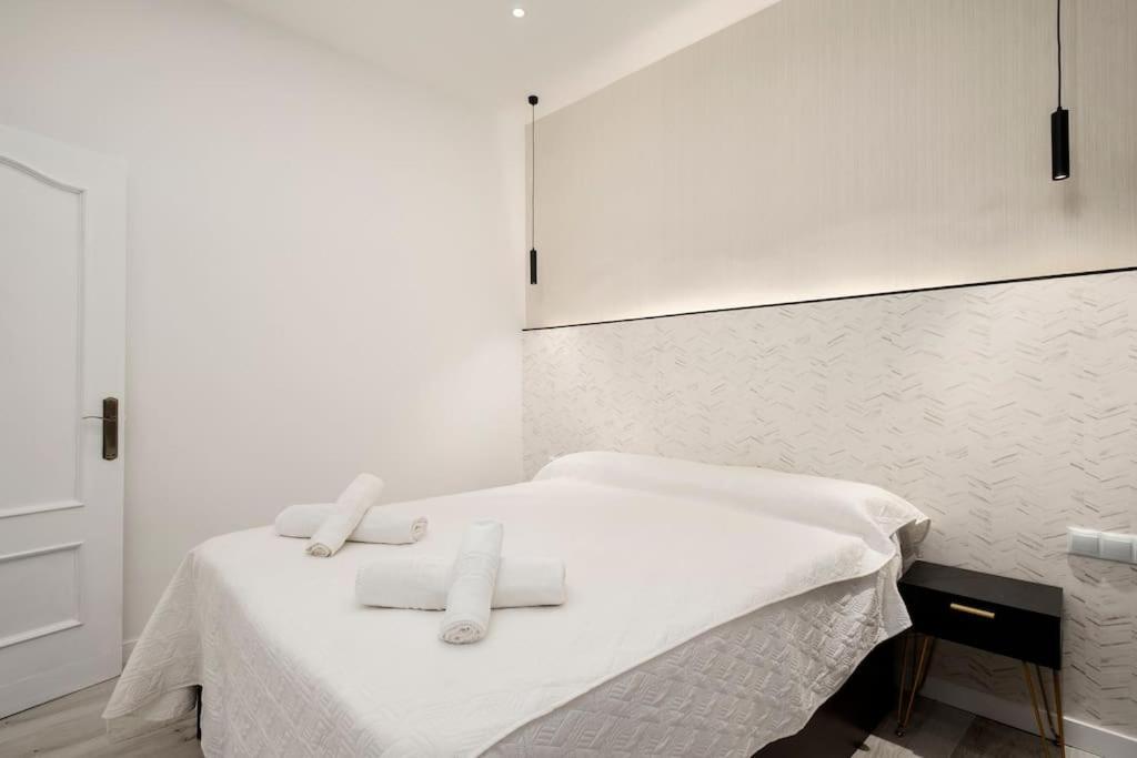 Newly Refurbished Modern 2-Bed Apartment In Heart Of Торемолинос Екстериор снимка
