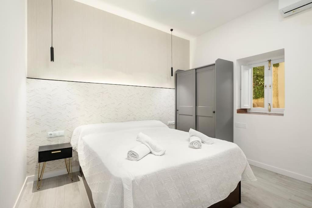 Newly Refurbished Modern 2-Bed Apartment In Heart Of Торемолинос Екстериор снимка