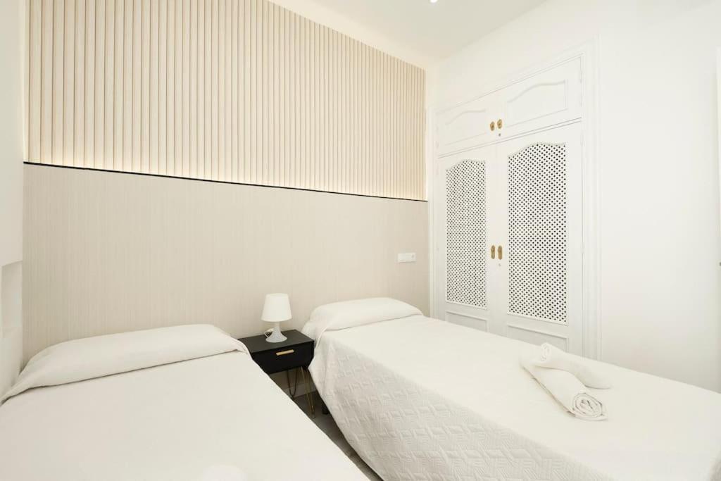 Newly Refurbished Modern 2-Bed Apartment In Heart Of Торемолинос Екстериор снимка