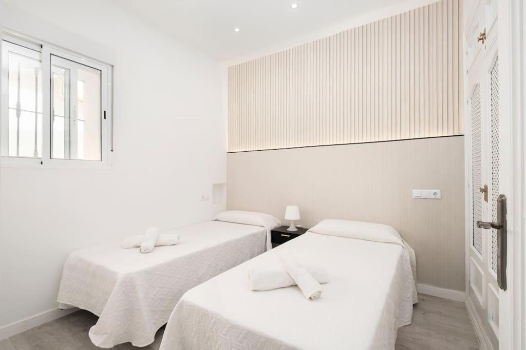 Newly Refurbished Modern 2-Bed Apartment In Heart Of Торемолинос Екстериор снимка
